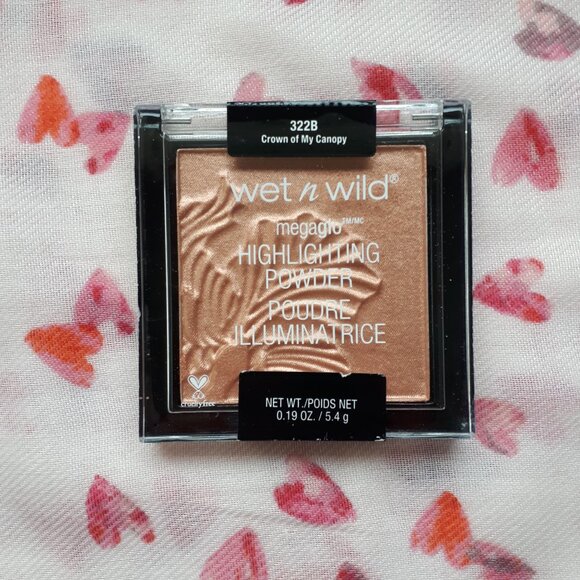 2/$15 Wet n Wild Megaglo Highlighting Powder in Crown of My Canopy - Picture 2 of 9